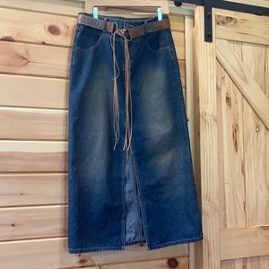 WOMEN JEAN SKIRT.